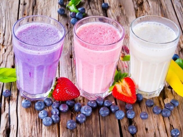 smoothie buah-buahan dan sayur-sayuran dan koktel untuk penurunan berat badan